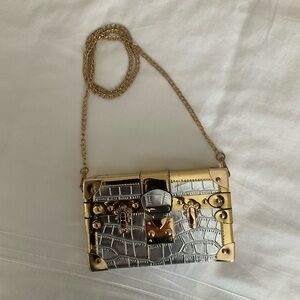 Metallic messenger bag clutch
